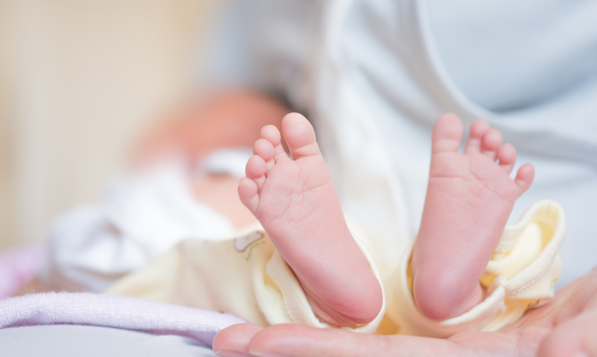 试管婴儿移植胚胎着床多久后算稳定？